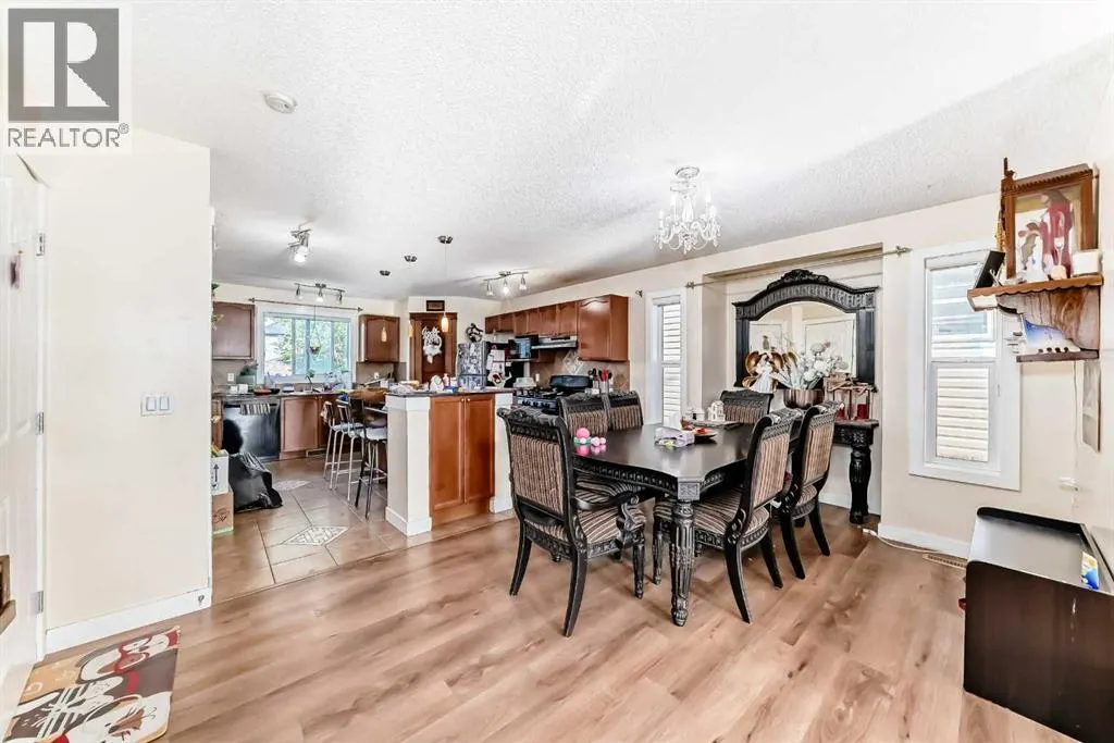 307 Saddlebrook Way NE