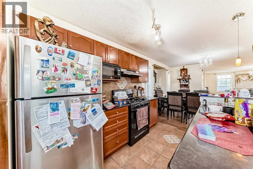 307 Saddlebrook Way NE