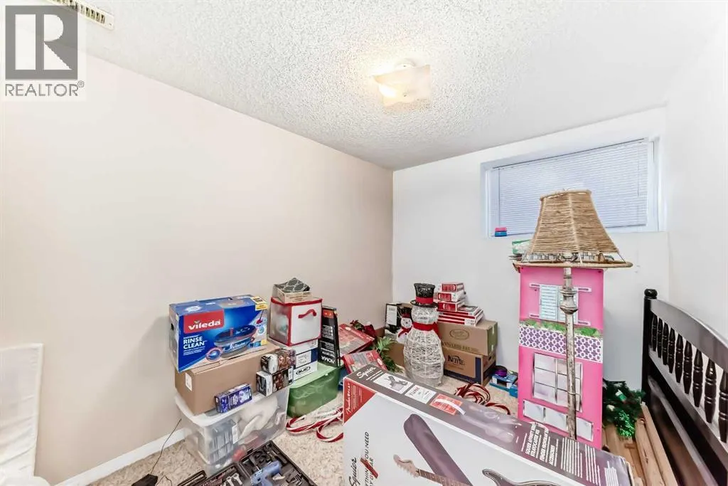 307 Saddlebrook Way NE