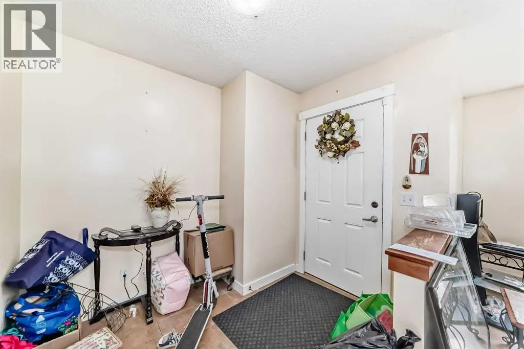 307 Saddlebrook Way NE