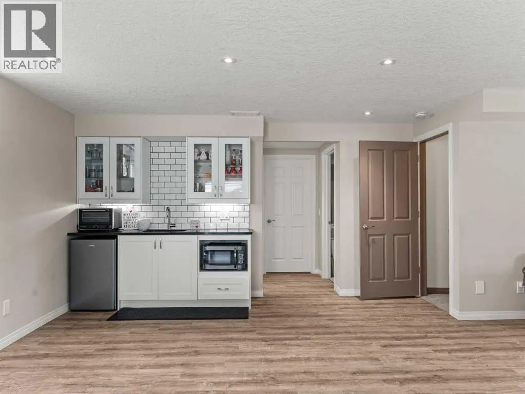 95 Crystal Shores Road