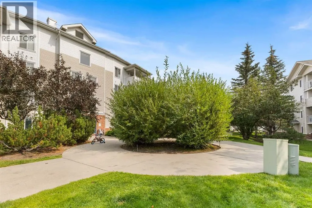 107, 9 Country Village Bay NE