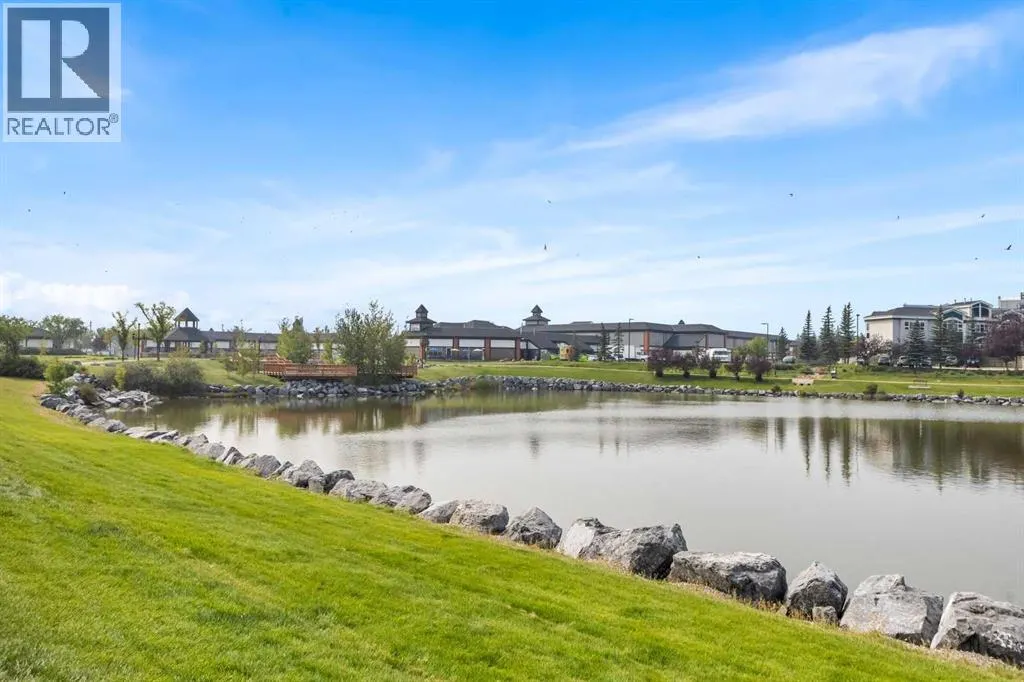 107, 9 Country Village Bay NE