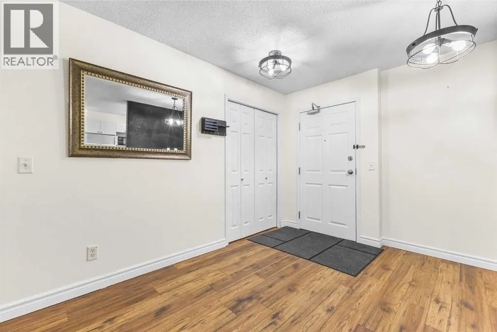 107, 9 Country Village Bay NE