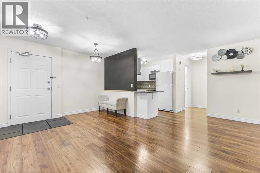 107, 9 Country Village Bay NE