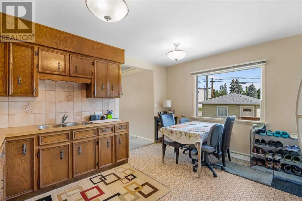 2140 Halifax Crescent NW