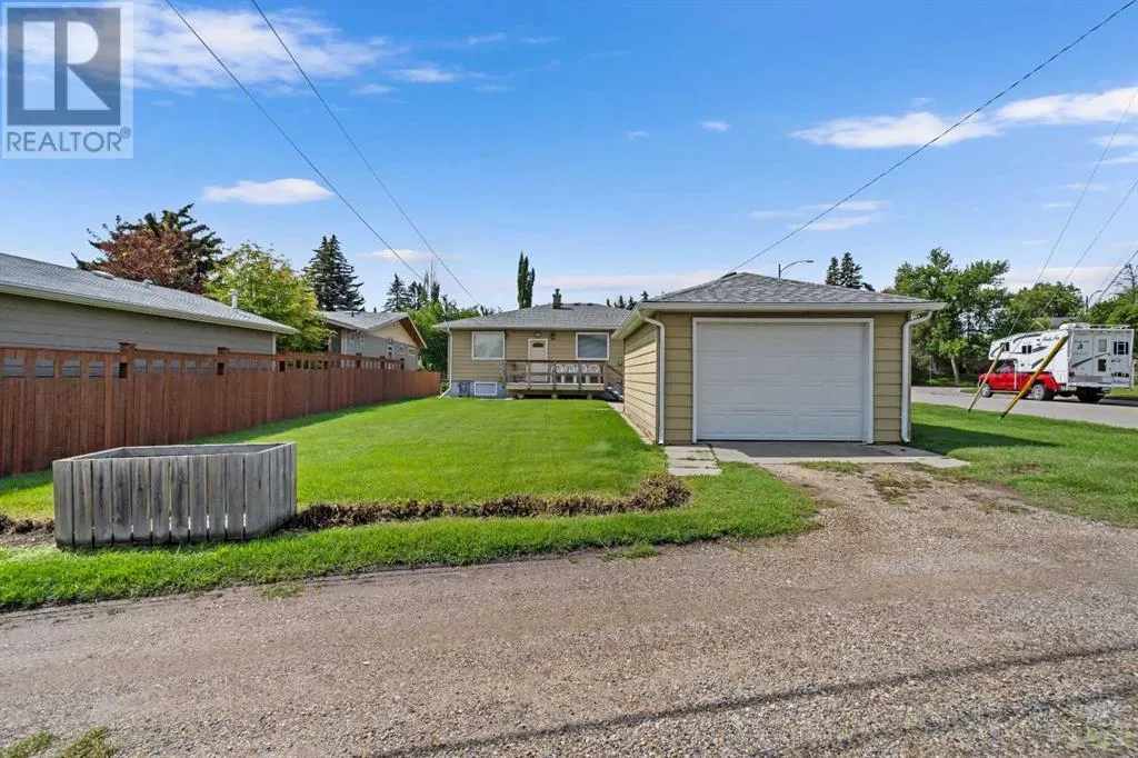 2140 Halifax Crescent NW