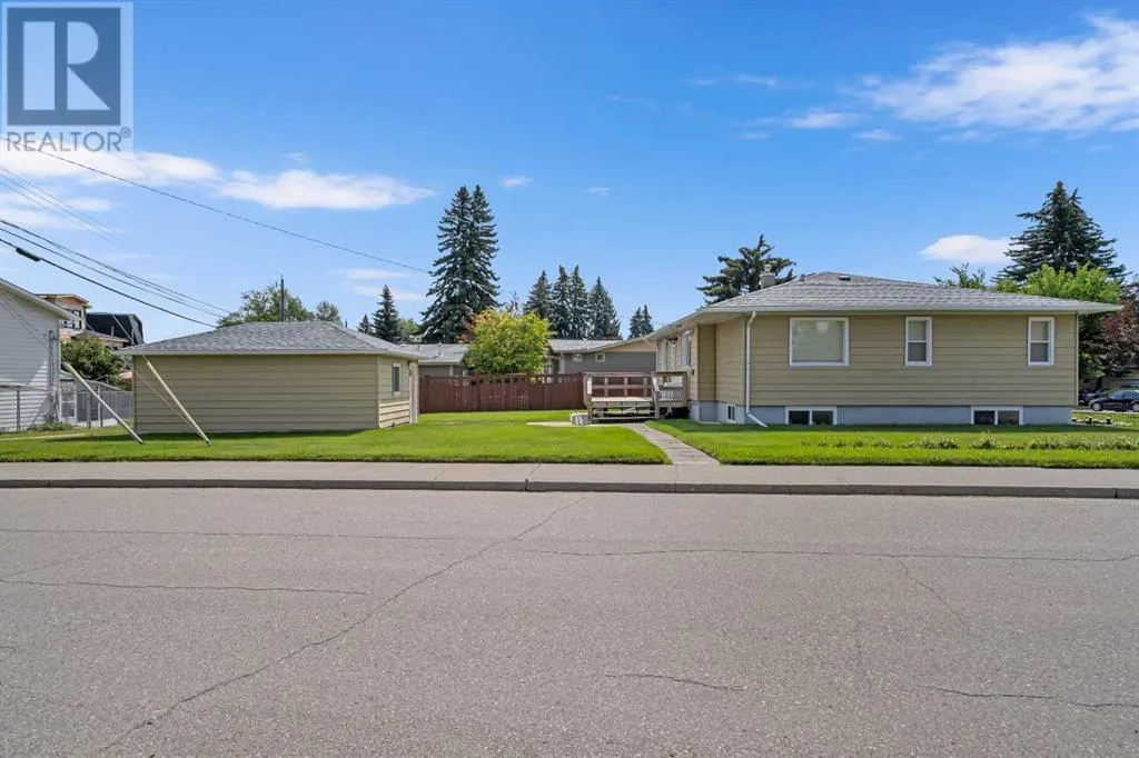 2140 Halifax Crescent NW