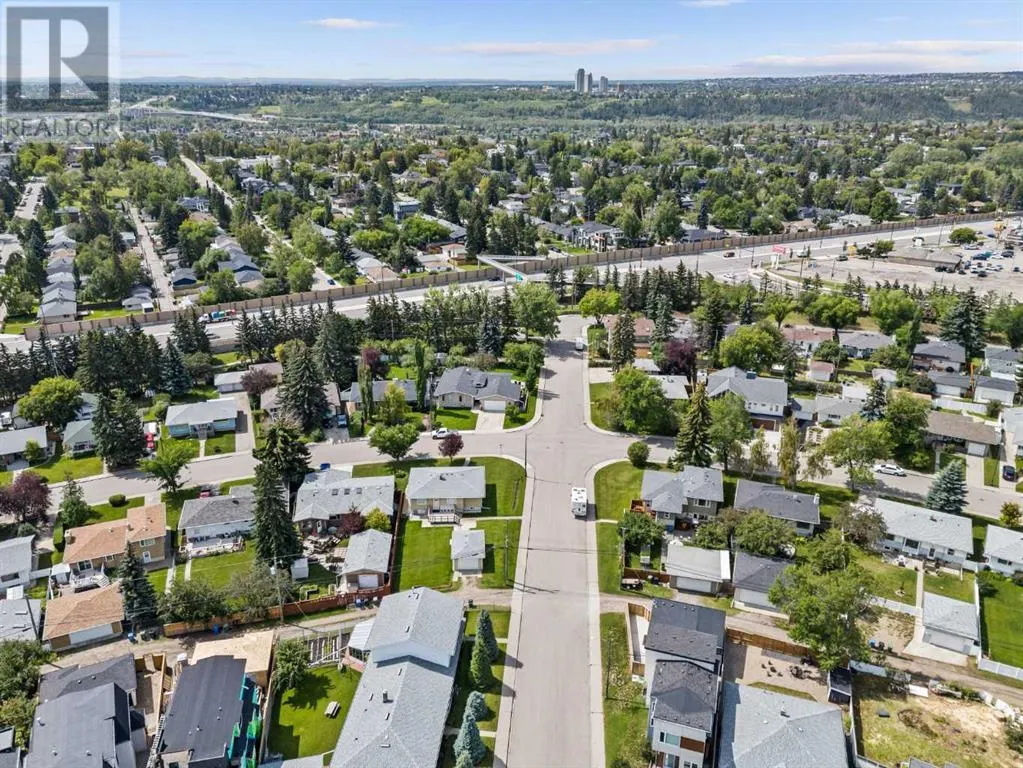 2140 Halifax Crescent NW
