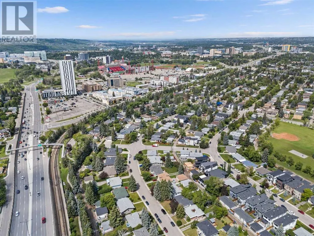 2140 Halifax Crescent NW