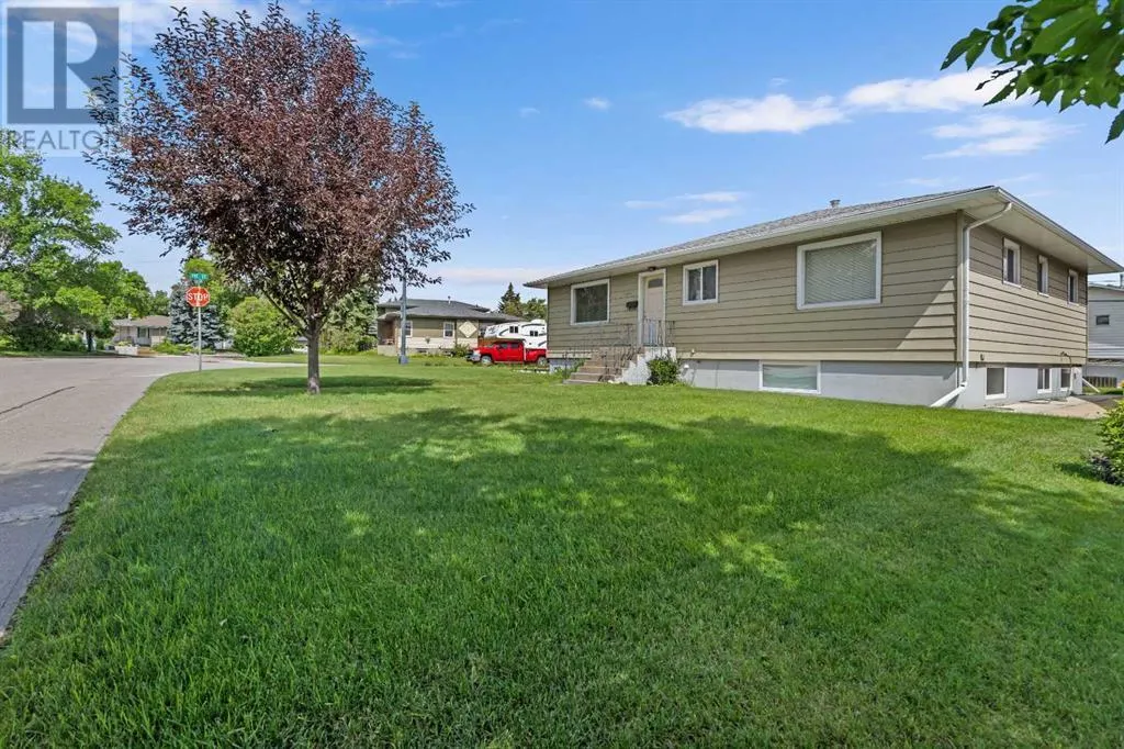 2140 Halifax Crescent NW