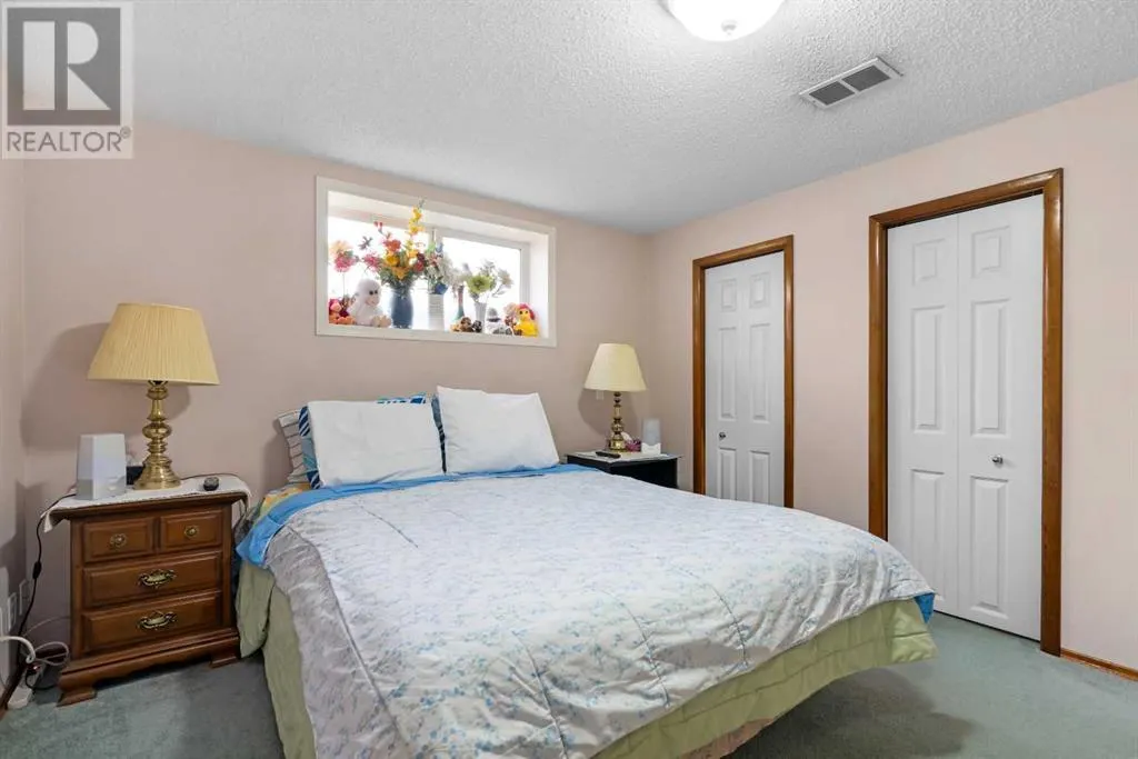 2140 Halifax Crescent NW