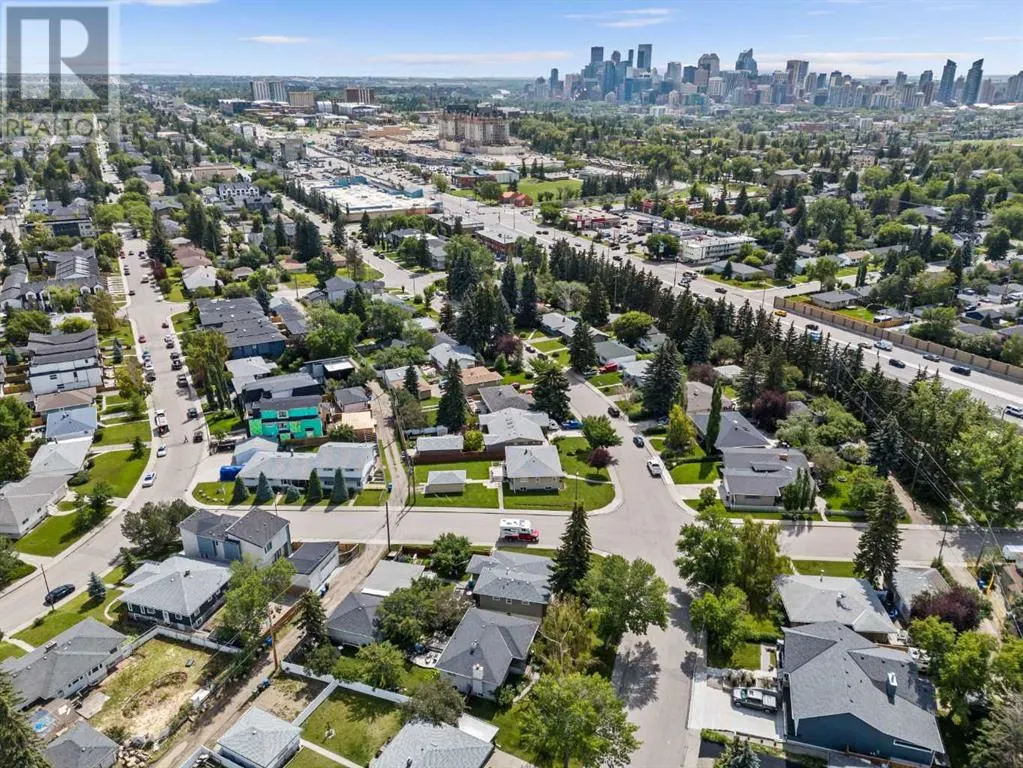 2140 Halifax Crescent NW