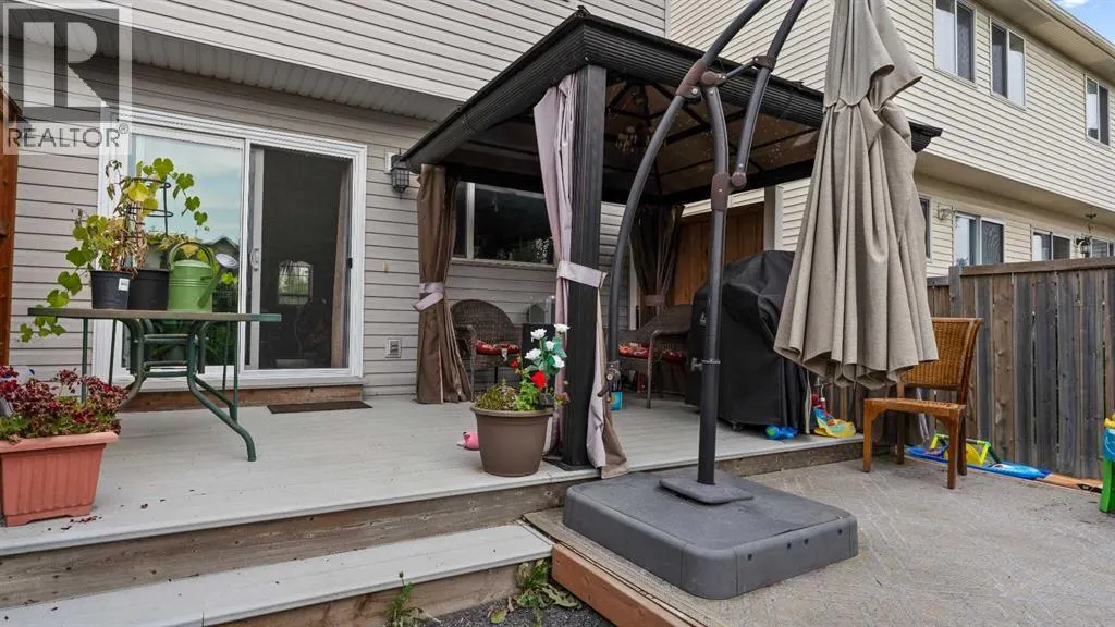 221 Elgin Place SE