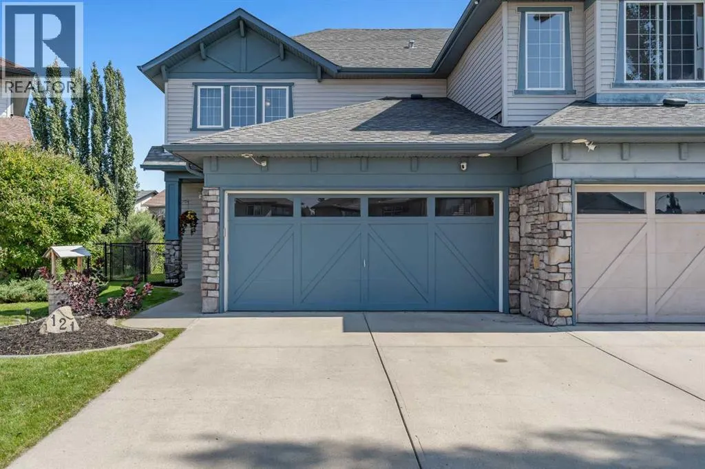 121 Cougarstone Place SW