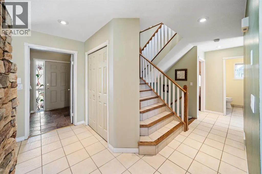 330 Canyon Close