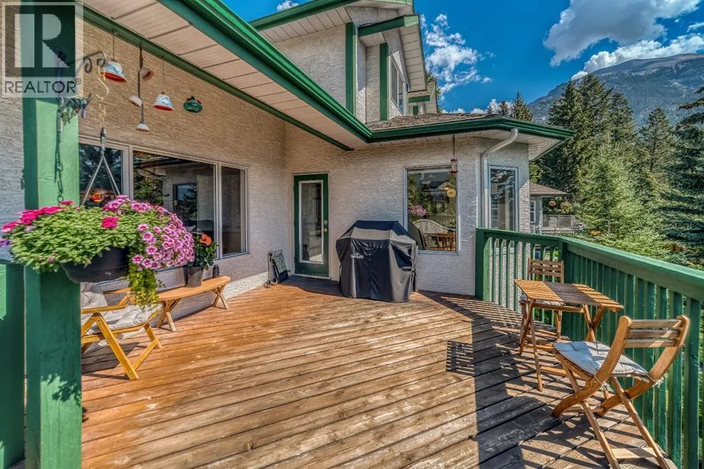 330 Canyon Close
