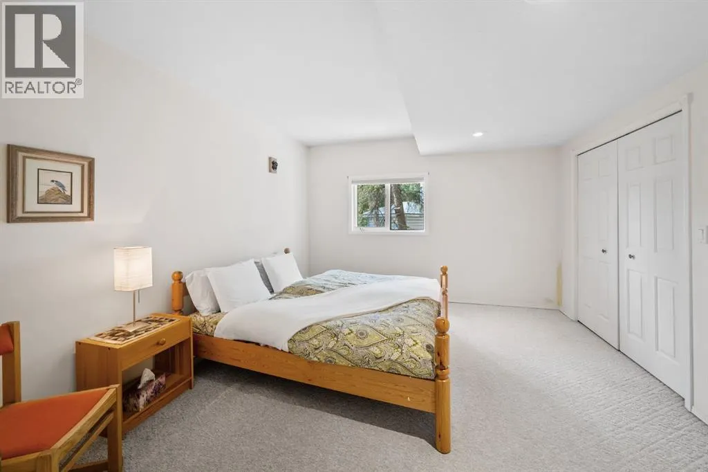 330 Canyon Close