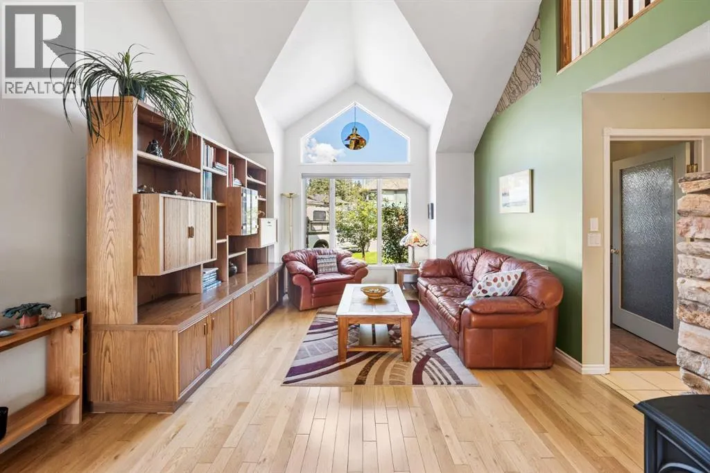 330 Canyon Close