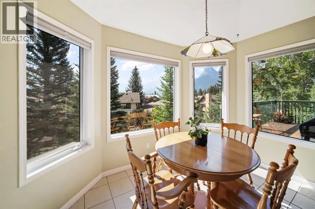 330 Canyon Close