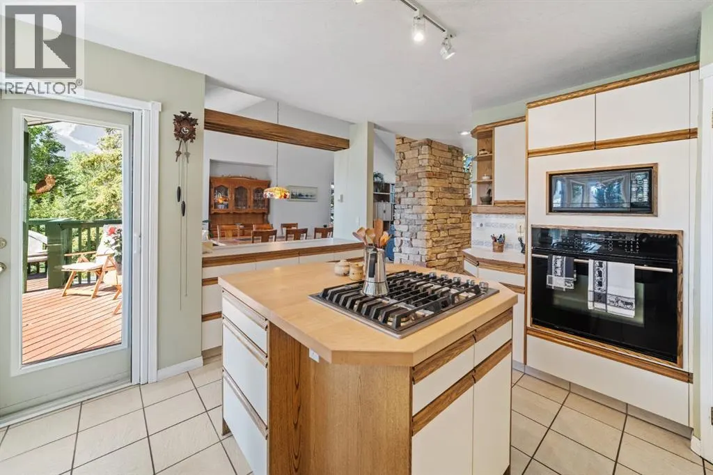 330 Canyon Close