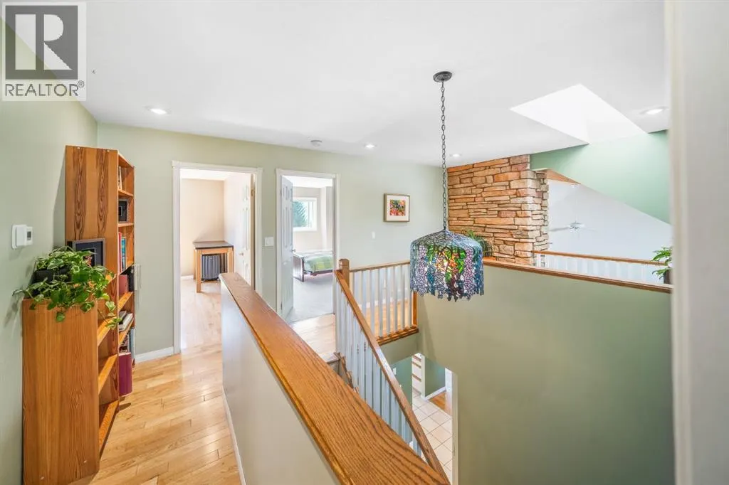 330 Canyon Close