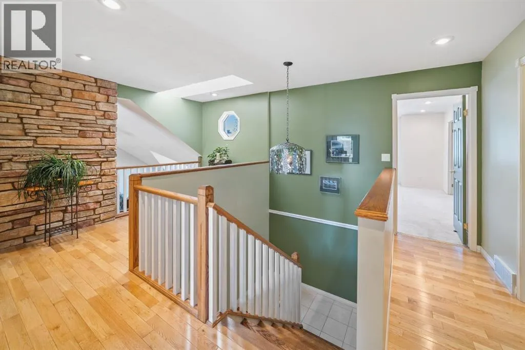 330 Canyon Close