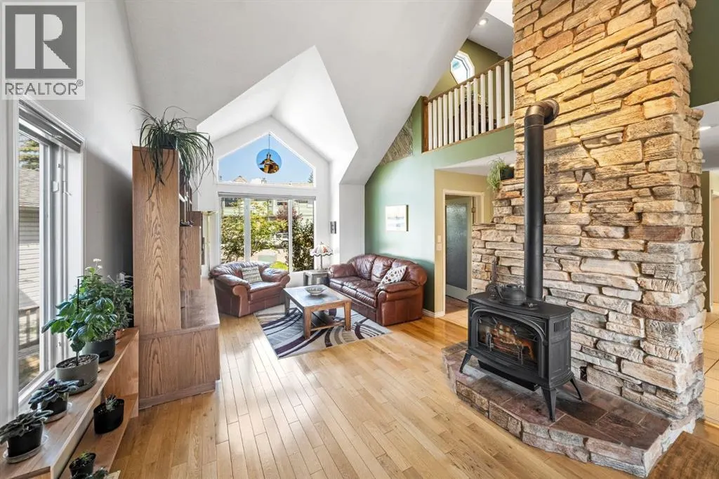 330 Canyon Close