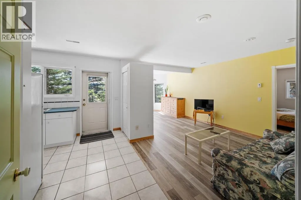 330 Canyon Close