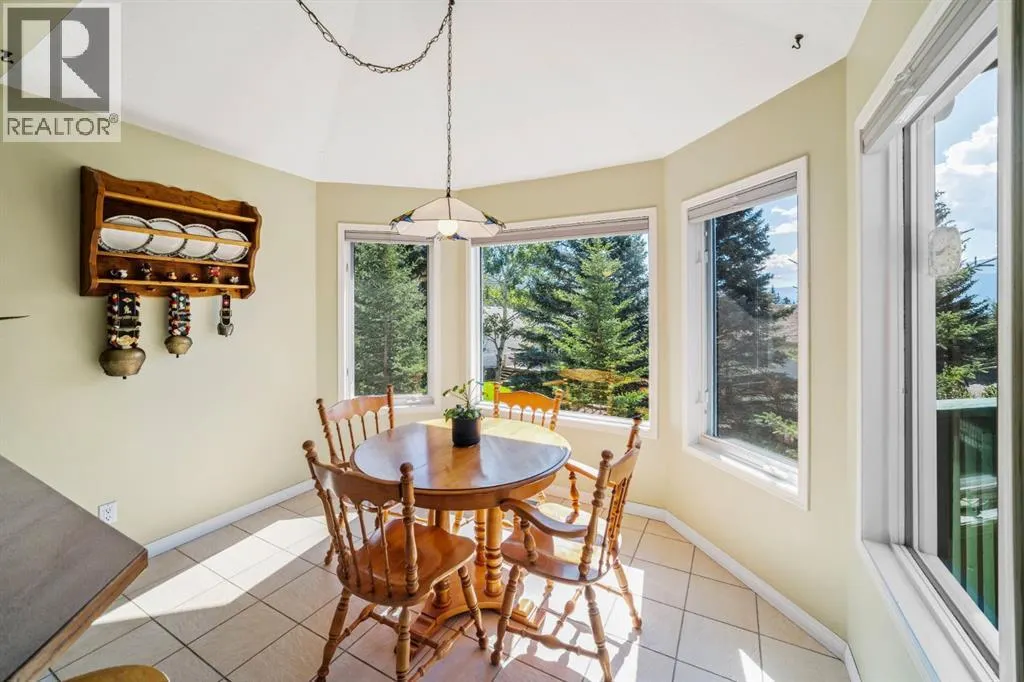 330 Canyon Close
