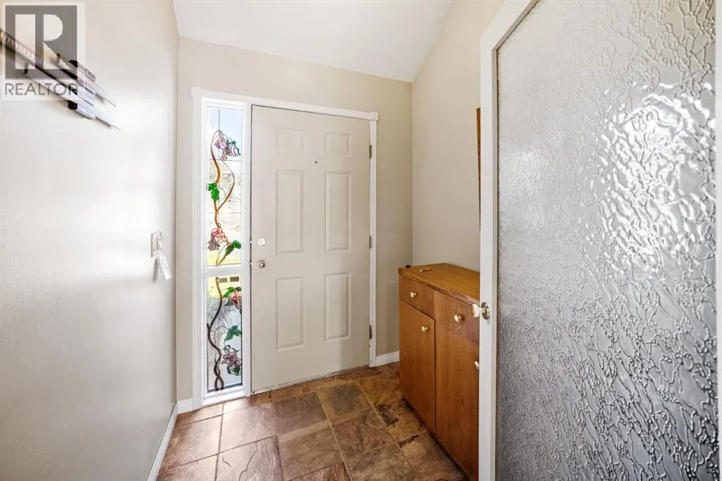 330 Canyon Close