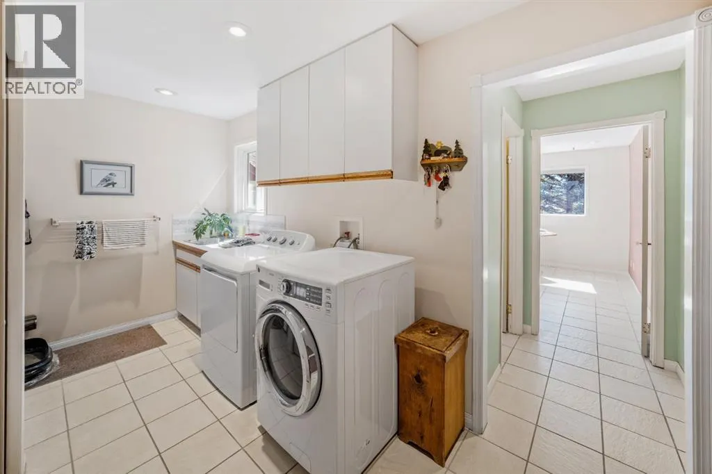 330 Canyon Close