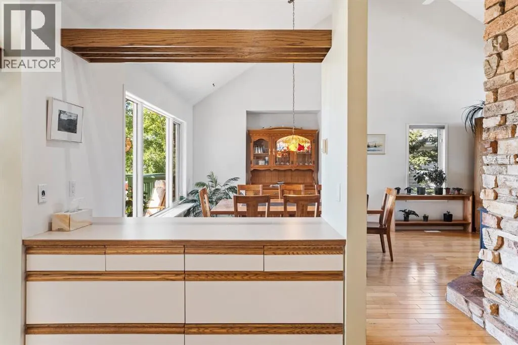 330 Canyon Close