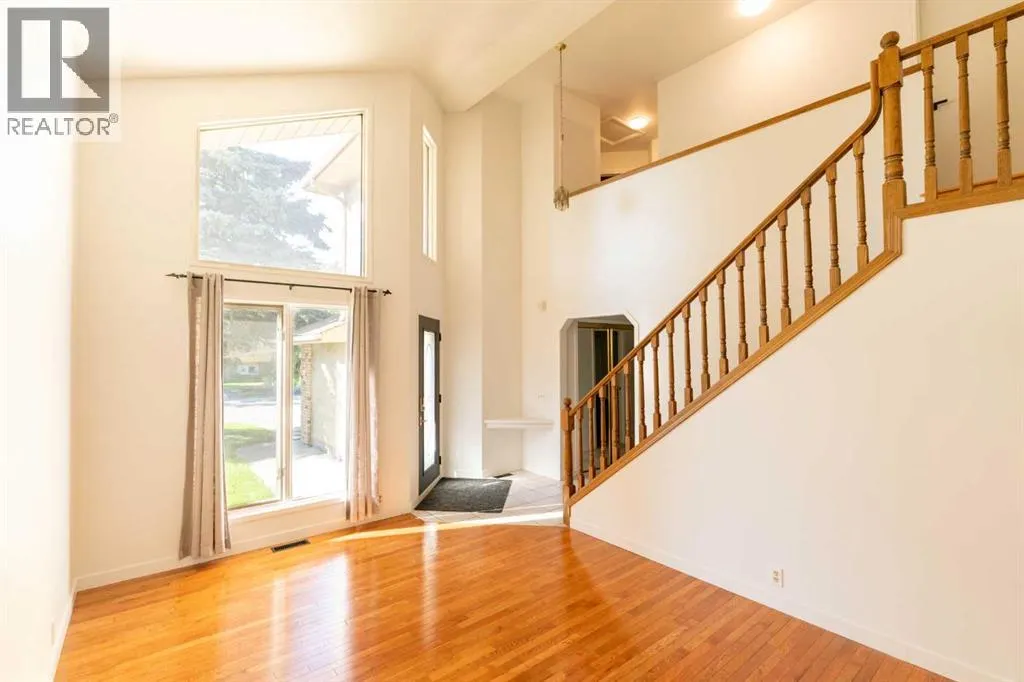 33 Sundown Close SE