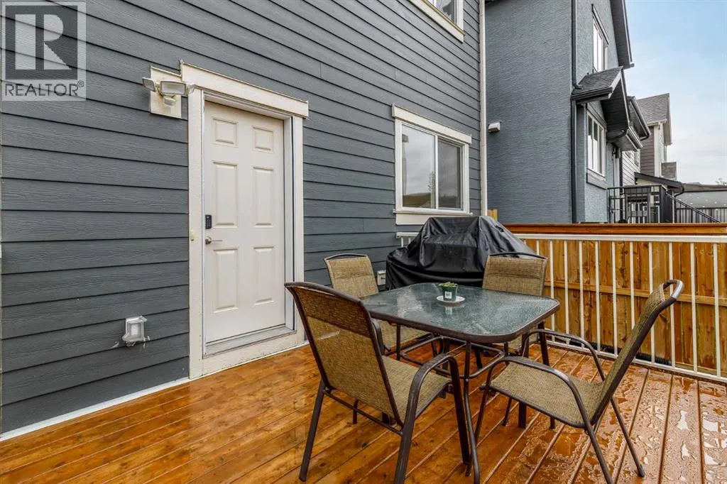 350 Masters Row SE