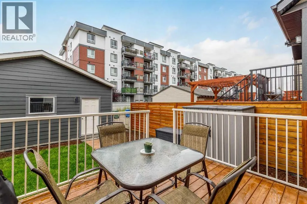 350 Masters Row SE