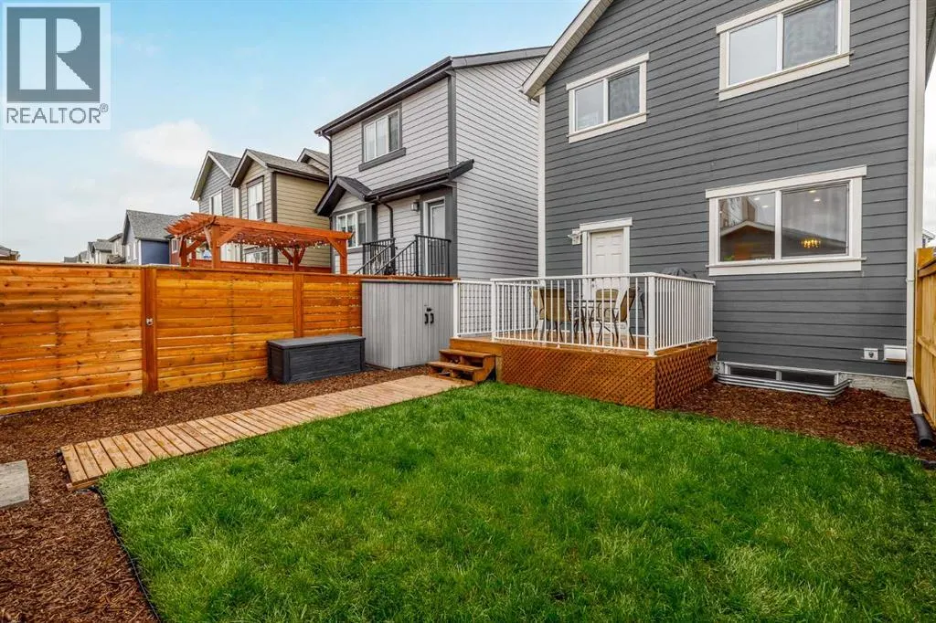 350 Masters Row SE