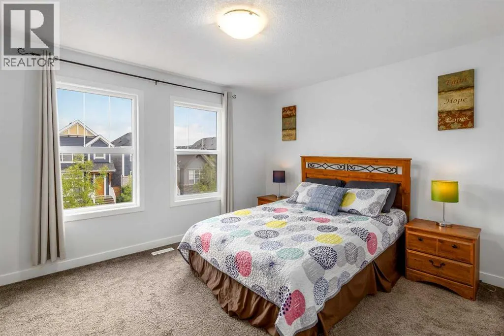 350 Masters Row SE