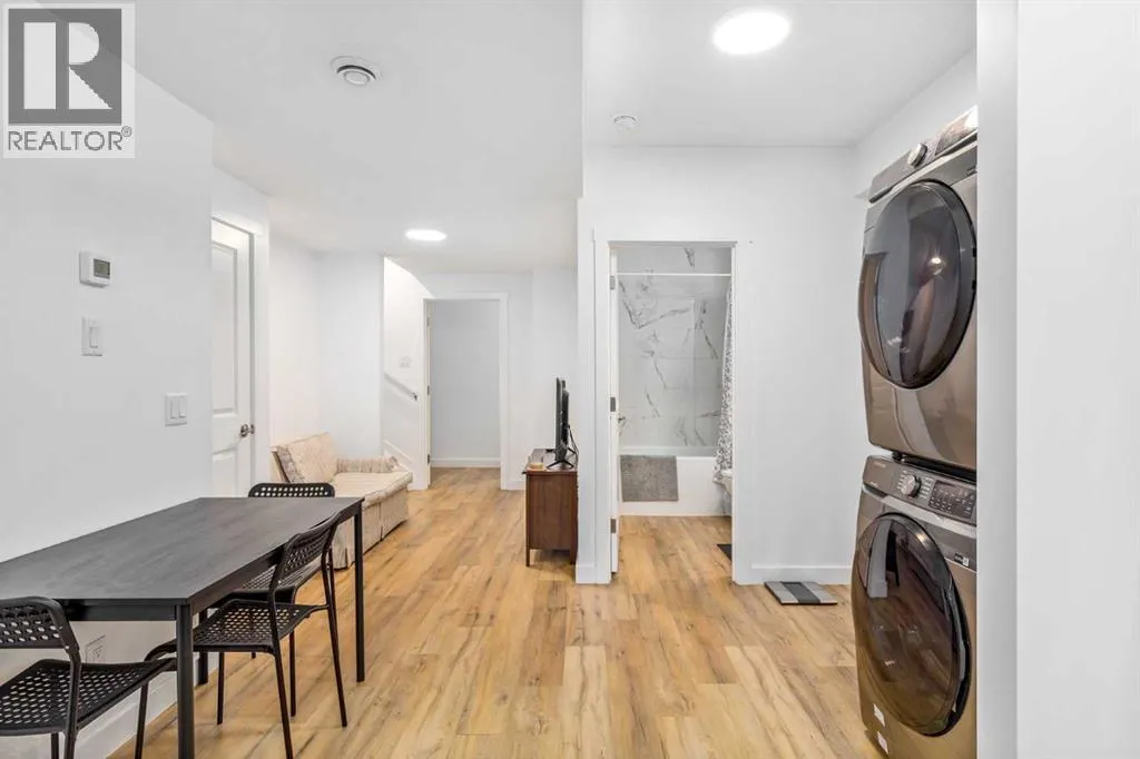 350 Masters Row SE