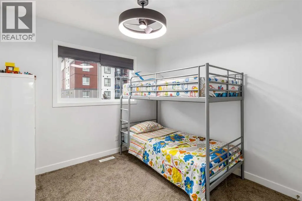 350 Masters Row SE