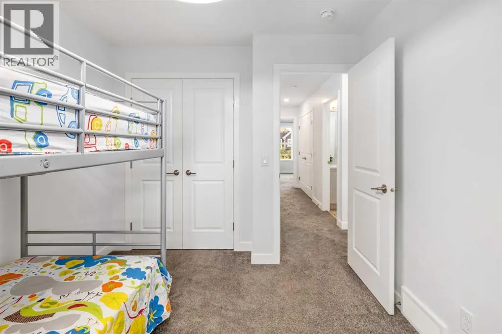 350 Masters Row SE