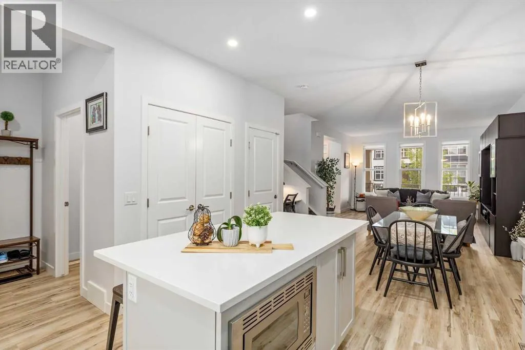 350 Masters Row SE