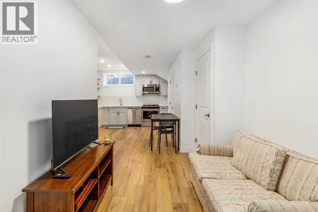350 Masters Row SE