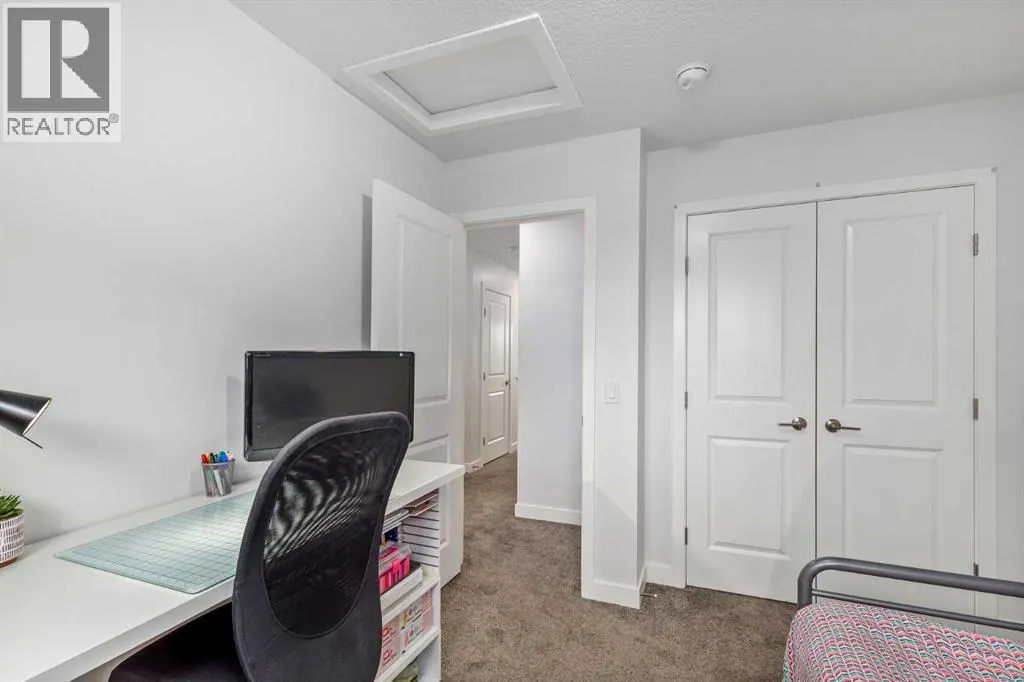 350 Masters Row SE