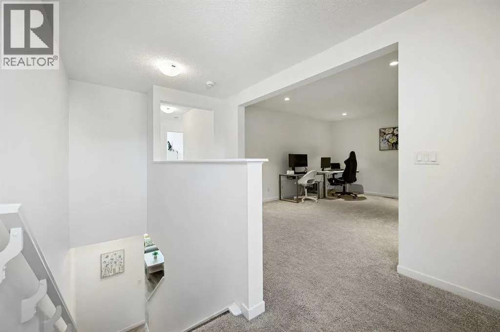 244 Masters Crescent SE