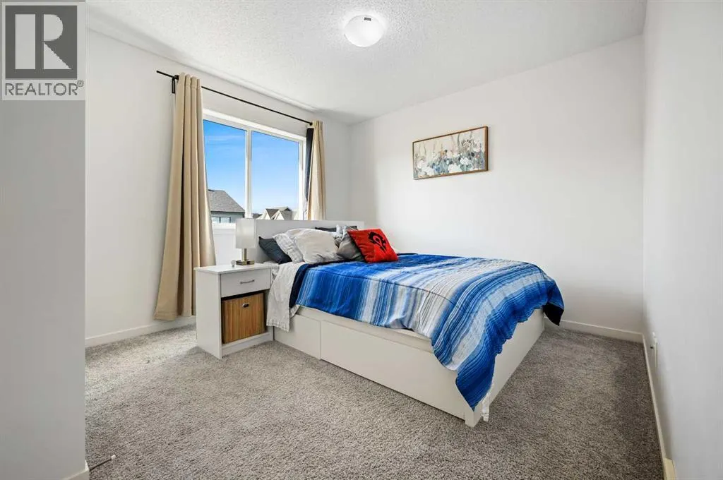 244 Masters Crescent SE