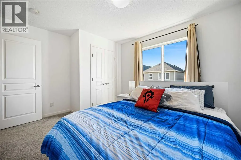 244 Masters Crescent SE