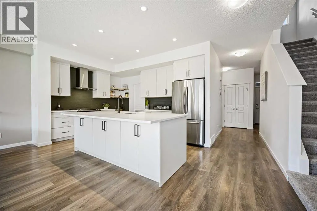 244 Masters Crescent SE
