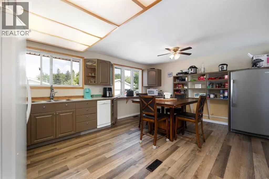 313 Hillcrest Drive