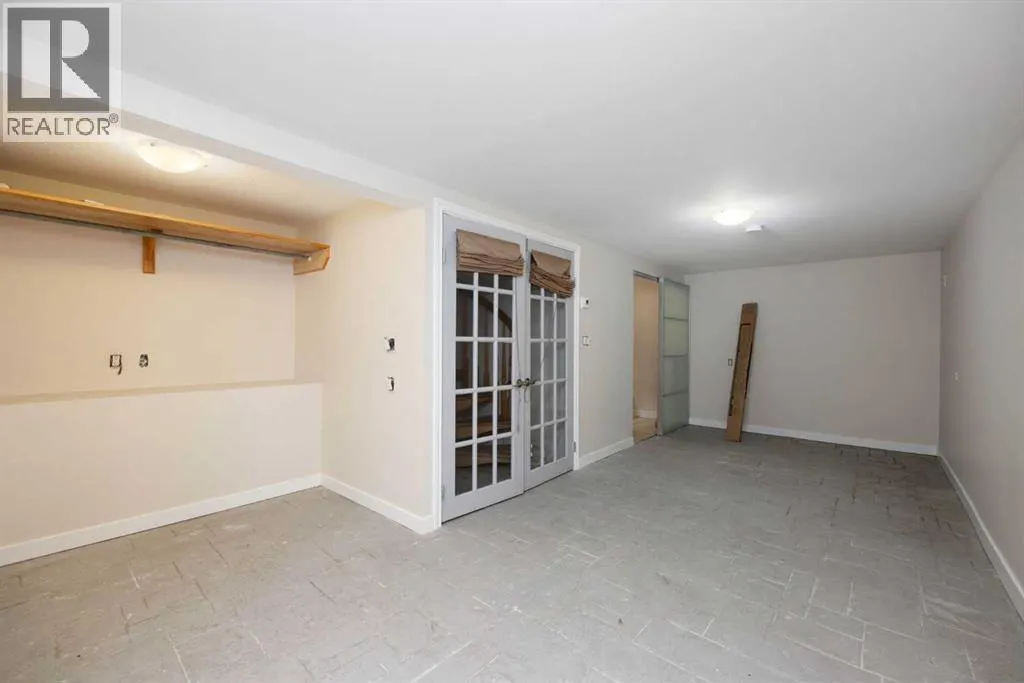 313 Hillcrest Drive